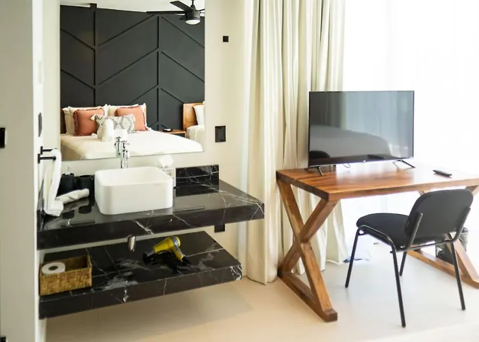 Blanca Incredible 2br - Private Pool Free Club Villa